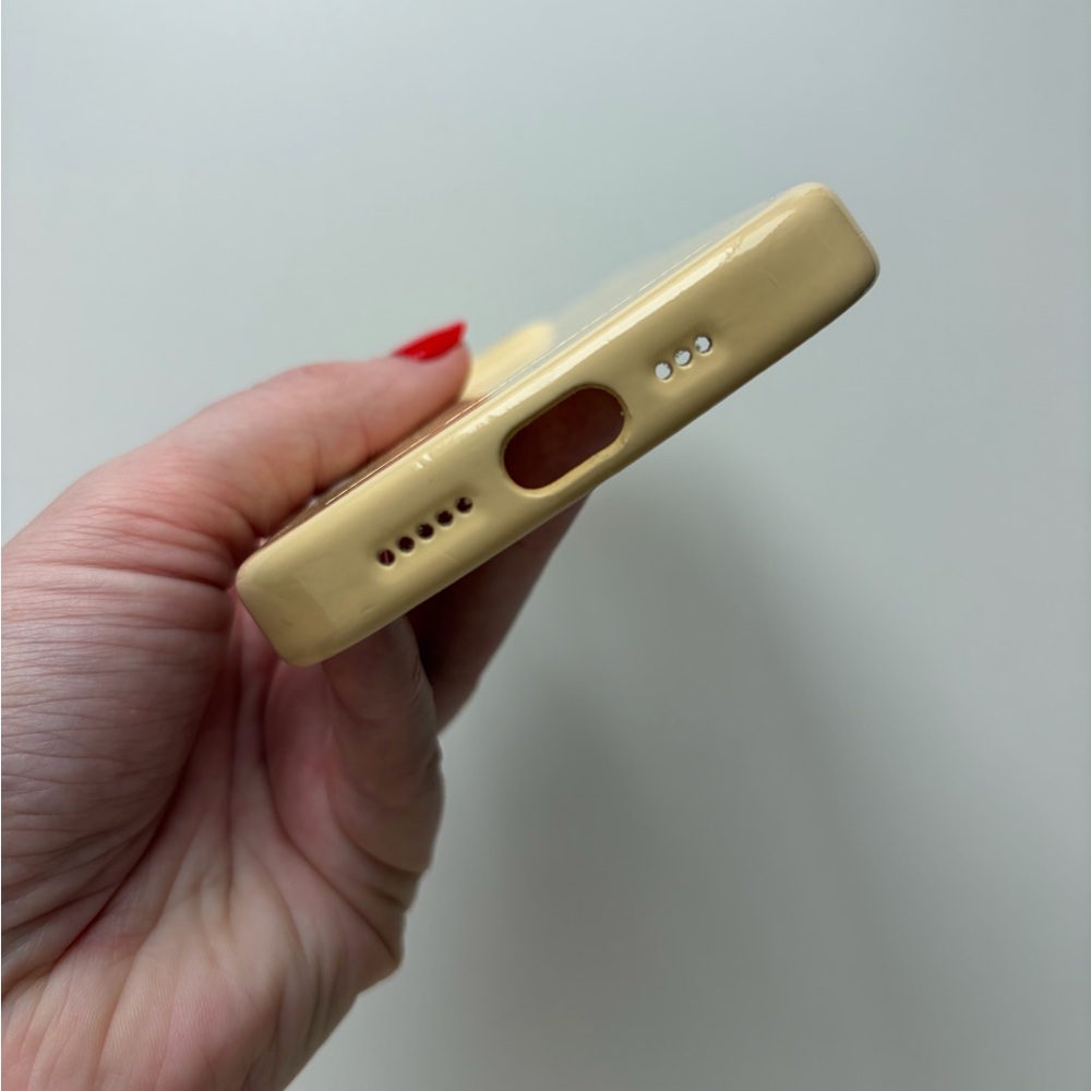 Used Urban Sophistication The Skinny Case in Butter Yellow, iPhone 16 Pro Case - Picture 4 of 10